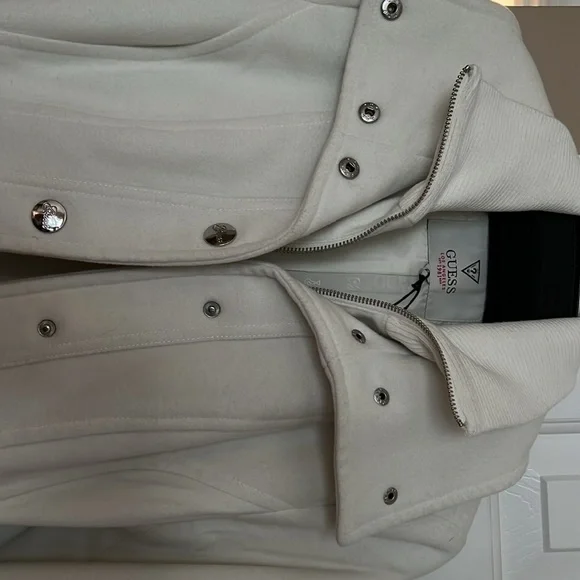 Guess Ivory Zip-Up Jacket NWOT - Picture 6 of 6